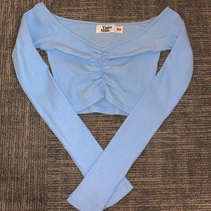 Blue ribbed long-sleeve crop top